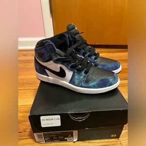 JORDAN 1 HIGH OG (PS)
WHITE/BLACK-AURORA GREEN